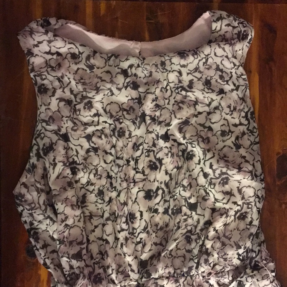 Pretty floral dress, with tie waist